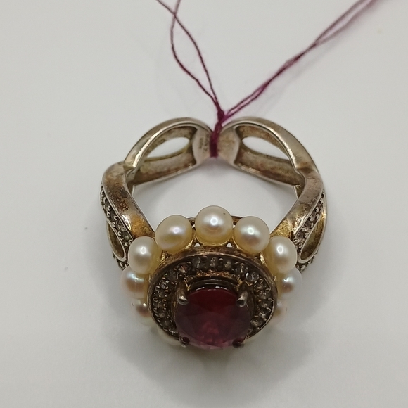 Elegant Pearl and Ruby Gemstone Ring Size 8 - Picture 3 of 9